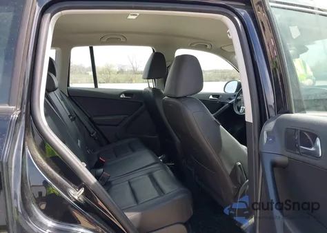 2017 Volkswagen Tiguan 2.0T/2.0T S z USA, uszkodzony, nr VIN WVGAV7AX0HK013059